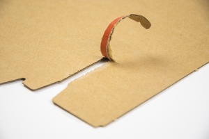 Karton mit Klebestreifen 280*200*80